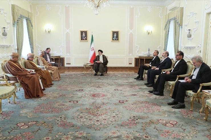 رئیس جمهور در دیدار وزیر امور خارجه عمان گفت: خشم و عناد آمریکایی‌ها از پیشرفت‌های ملت ایران همواره در چهار دهه گذشته استمرار داشته و ناکام شده ولی آمریکایی‌ها از شکست‌های خود درس نمی‌گیرند.