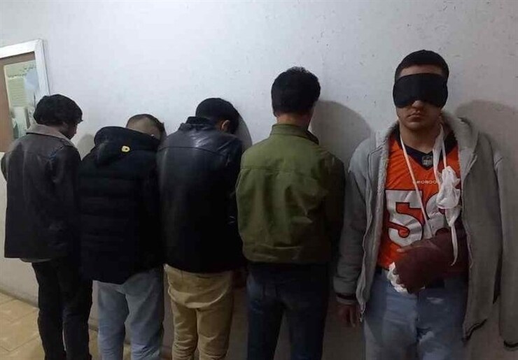 قاتل شهدای بسیجی امنیت مشهد بامداد امروز در استان سمنان حین فرار به سوی مرز‌های کشور دستگیر شد.