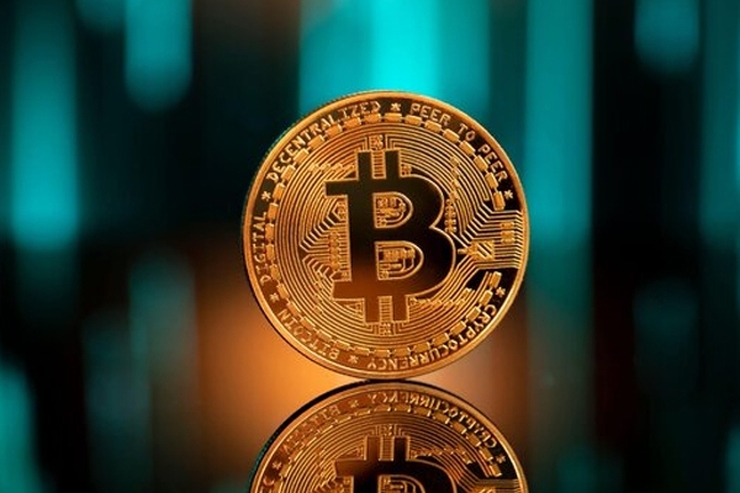 بیت کوین حتی پس از افت قیمت ۷۱ درصدی خود در طول ۵۲ هفته گذشته، هنوز از آوریل ۲۰۱۳ بازدهی درخشانی بیش از ۱۲۳۰۰ درصد داشته است.