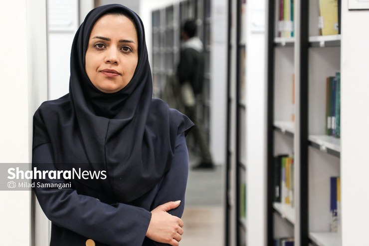 کتابداری شاید در نگاه اول یکنواخت و خسته کننده به نظر برسد اما کتابدار‌های باتجربه و باسابقه خیلی زود از این تنگنا خارج می‌شوند و مدام برای خودشان و برای اعضای کتابخانه جذابیت‌های گوناگون ایجاد می‌کنند.