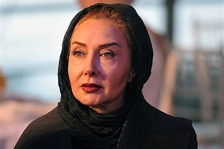 برخی رسانه‌ها از بازداشت کتایون ریاحی خبر دادند.