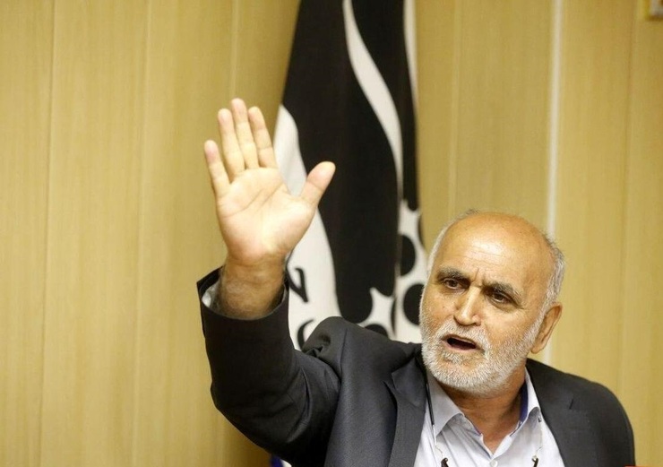 کاظم اولیایی، مدیرعامل سابق باشگاه استقلال قاطعانه اعلام کرده روند کسب مجوز حرفه‌ای در باشگاه استقلال و پرسپولیس به نتیجه‌ای منجر نخواهد شد واین دو باشگاه بازهم از آسیا حذف خواهند شد.