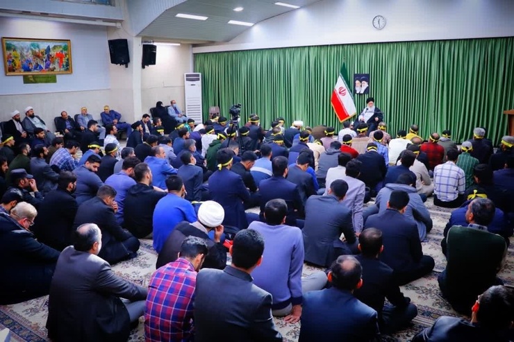 نماینده ولی فقیه در استان خراسان رضوی گفت: به پیروی از تلاش نظام سلطه برای زمین زدن این انقلاب در دوران دفاع مقدس، در شرایط کنونی هم اتحاد جماعتی از کشورهای مستکبر عالم در برابر این انقلاب ایستاده اند و در مقابل، همانطور که در دوران دفاع مقدس این مردم بودند که از کشور دفاع کردند، امروزه هم تنها پشتوانه قابل اتکای نظام، زیرساخت و بدنه مردمی آن است.