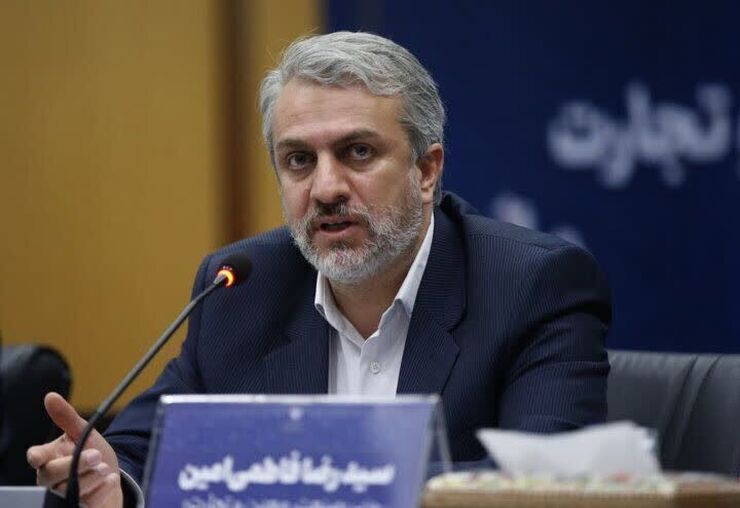 وزیر صنعت، معدن و تجارت با بیان اینکه بیش از ۳۰۰ متقاضی برای واردات خودرو ثبت نام کرده اند، گفت: از دیروز - سوم آبان - مرحله ثبت سفارش واردات خودرو آغاز شد و قرار است خودرو‌هایی با قیمت متعادل وارد کشور شود.
