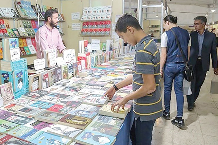 مدیرکل فرهنگ و ارشاد اسلامی خراسان رضوی گفت: نمایشگاه کتاب امسال، آبان ۱۴۰۱، به صورت غیرمتمرکز برگزار می‌شود و هر فروشگاه کتاب به منزله یک نمایشگاه کتاب است.