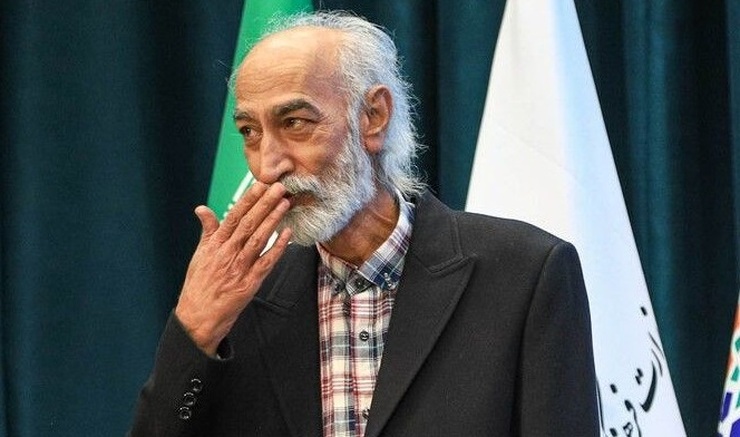 سید وحید فخر موسوی، دبیر هیجدهمین جشنواره تئاتر مقاومت که پیگیر کار درمان هوشنگ هیهاوند بازیگر پیشکسوت تئاتر است گفت: این هنرمند پیشکسوت که چند روز گذشته در بخش آی سی یو بیمارستان تحت درمان بود به بخش عمومی منتقل شده است.