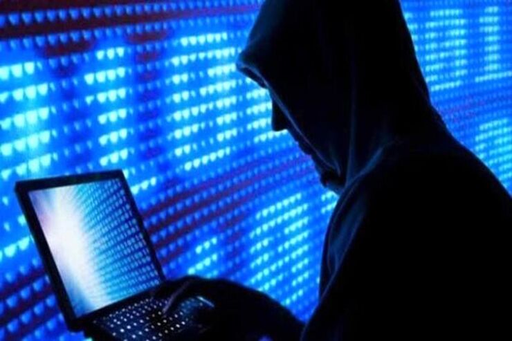 رئیس پلیس فتا فراجا از شناسایی تعدادی کلاهبردار حرفه‌ای با شگرد برقراری تماس صوتی از بستر پیام رسان‌های موبایلی خبر داد و گفت: از ابتدای سال جاری تعداد ۱۷۶ باند در زمینه کلاهبرداری رایانه‌ای متلاشی شده است که در این رابطه ۳۲۹ نفر دستگیر و به مراجع قضائی معرفی شده‌اند.