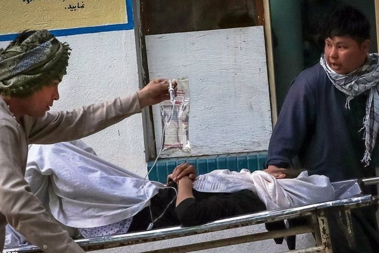 سخنگوی پلیس طالبان در کابل اعلام کرد که روز گذشته به دنبال انفجار در مسجدی در این شهر دستکم ۱۰ نفر زخمی شدند.