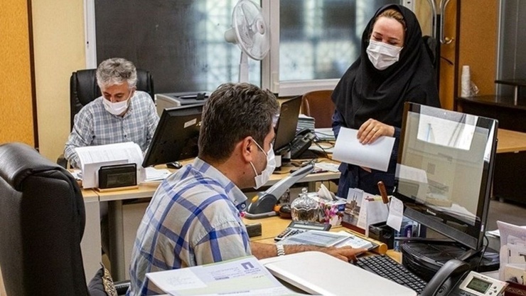 نایب رئیس کمیسیون اجتماعی مجلس شورای اسلامی زمان افزایش حقوق کارمندان و بازنشستگان در نیمه دوم سال جاری را اعلام کرد.