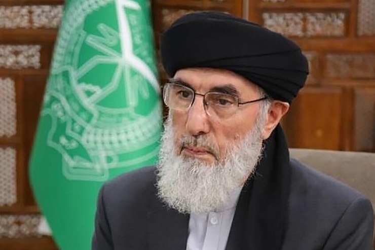 رهبر حزب اسلامی افغانستان مدعی شد: مقامات آمریکا و طالبان در حال رایزنی برای توافق جدید هستند که این گفتگوها ابتدا در پاکستان و سپس به دوحه منتقل شده است.