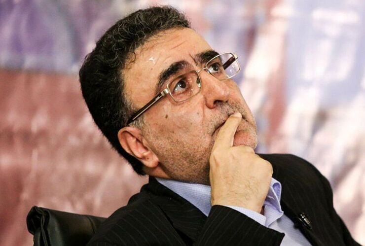 فخرالسادات محتشمی پور همسر مصطفی تاج زاده خبر داد ، تاج زاده به زندان اوین منتقل شده است.