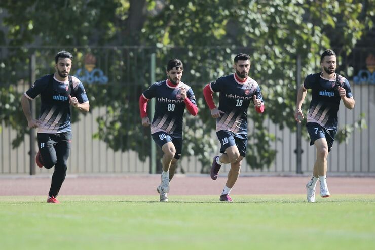 سرمربی پرسپولیس مجبور شد به بازیکنان امید تیمش اعتماد کند.