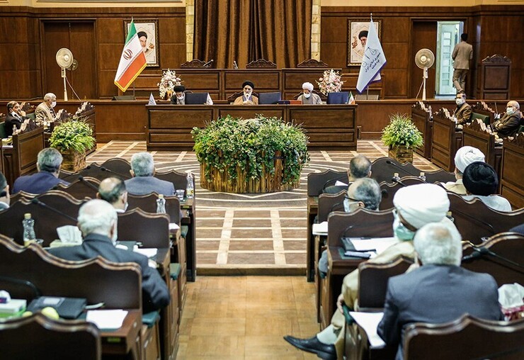 در دستور کار جلسه هیأت عمومی دیوان عالی کشور، دو پرونده اصراری حقوقی با موضوع الزام زوج به طلاق به دلیل تخلف از شرط ضمن عقد، سوءرفتار، اعتیاد زوج به مواد مخدر و عسر و حرج زوجه مورد بحث و تبادل نظر قرار گرفت.
