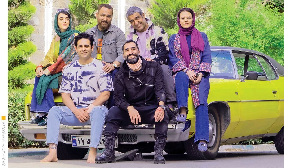 فروش فیلم کمدی «بخارست» در سینما‌های کشور از مرز ۶۳ هزار بلیت هم گذشت و این فیلم هم اکنون صدرنشین فروش هفتگی سینماهاست.