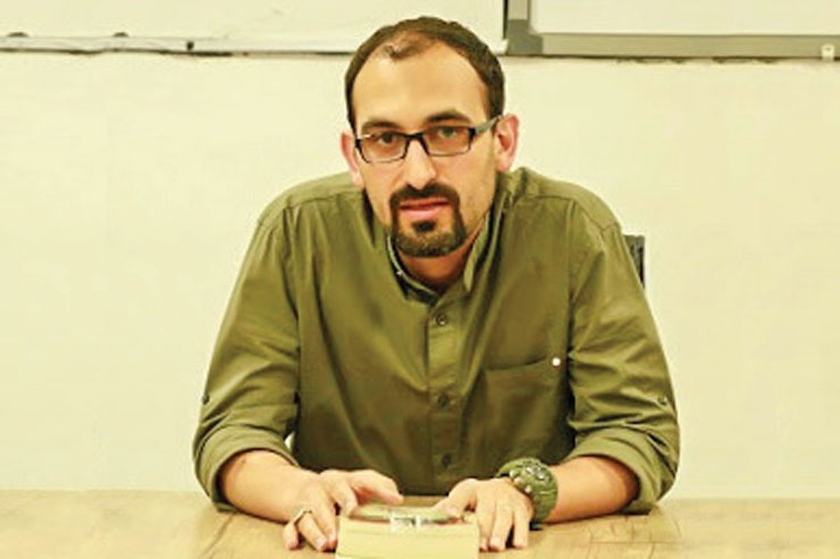 محمدرضا وحیدزاده، نویسنده، پژوهشگر و مدیر گروه ادبیات پایداری دانشگاه سوره، به سراغ موضوع شعر و اعتراض رفته و آن را از میان غبار بی توجهی در حوزه پژوهش بیرون کشیده است.