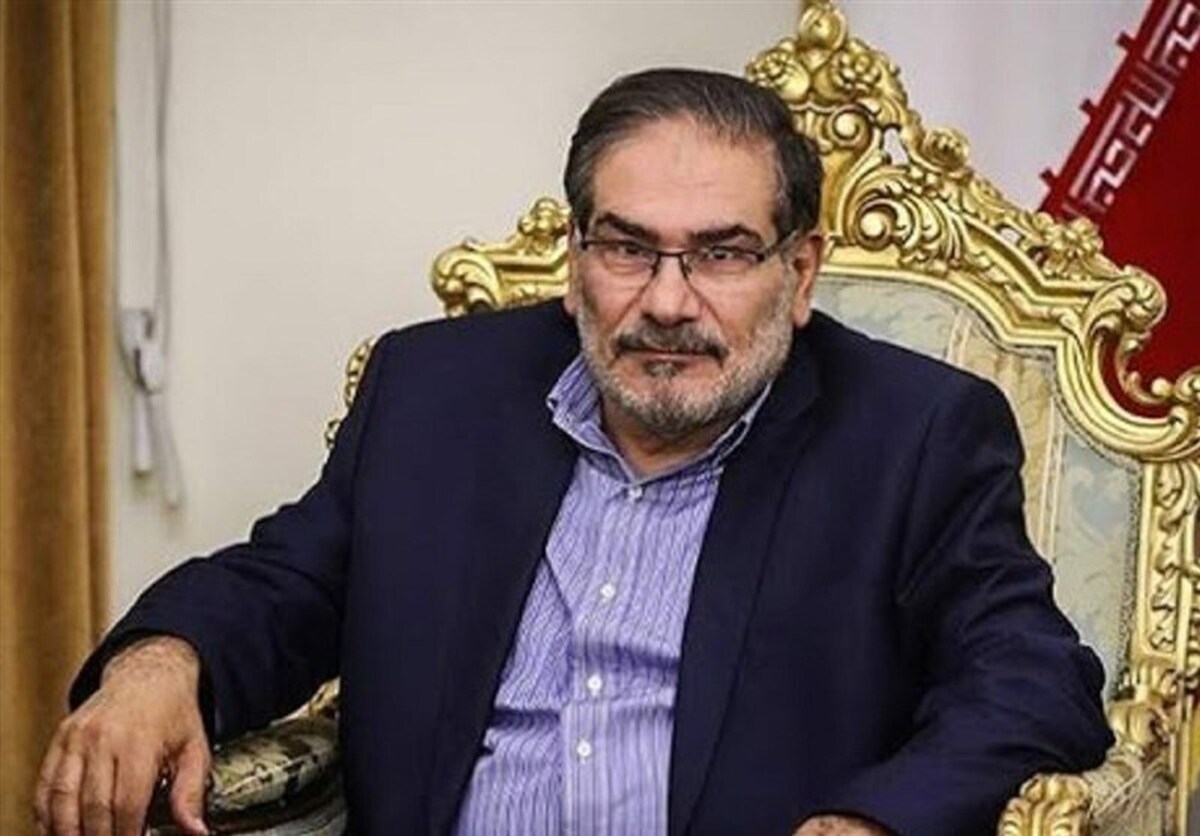 دبیر شورای عالی امنیت ملی طی جلسه‌ای با جمعی از افراد شاخص سیاسی به گفتگو و تبادل نظر پرداخت.