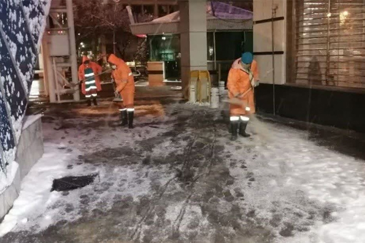 معاون محیط زیست و خدمات شهری شهرداری مشهد مقدس از آماده‌باش نیروهای خدمات شهری تا صبح فردا خبر داد.