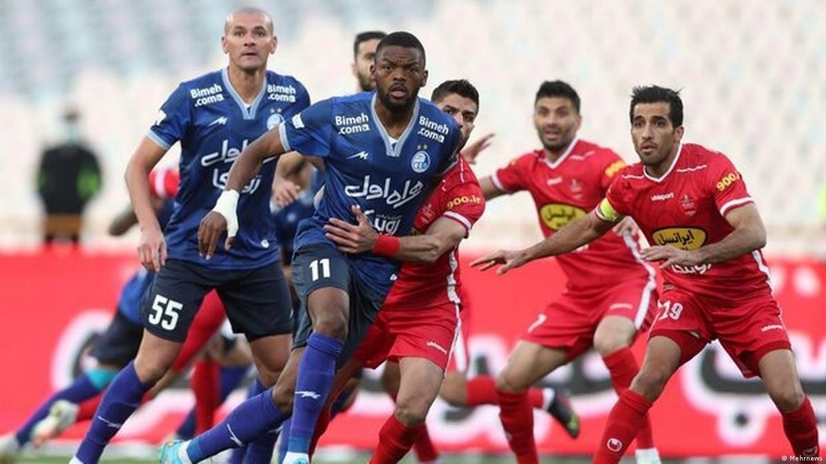 طبق اعلام سازمان لیگ به باشگاه استقلال، دیدار این تیم برابر پرسپولیس در هفته دوازدهم لیگ برتر بدون حضور تماشاگر برگزار می شود.