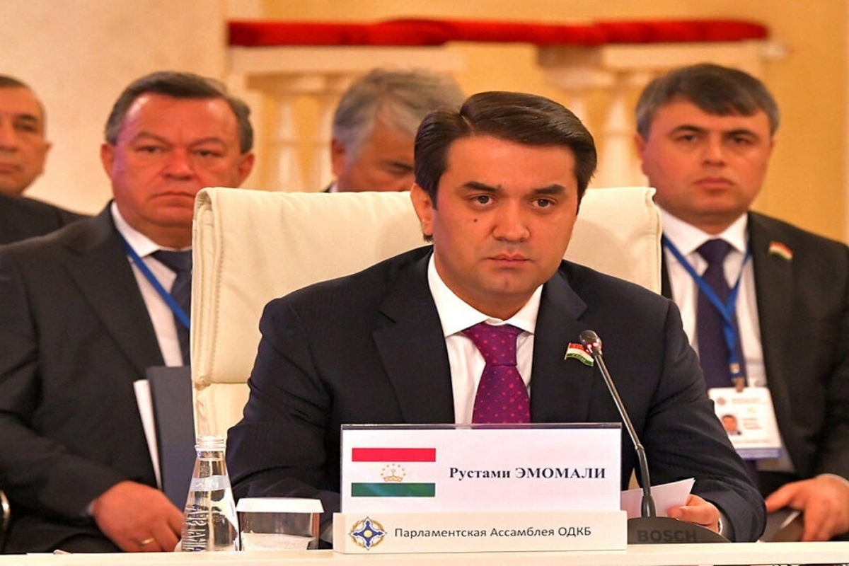 رئیس مجلس اعلای تاجیکستان بر ضرورت و اهمیت تقویت حفاظت از مرز تاجیکستان و افغانستان به عنوان مرز جنوبی منطقه سازمان پیمان امنیت جمعی و آسیای میانه تاکید کرد.