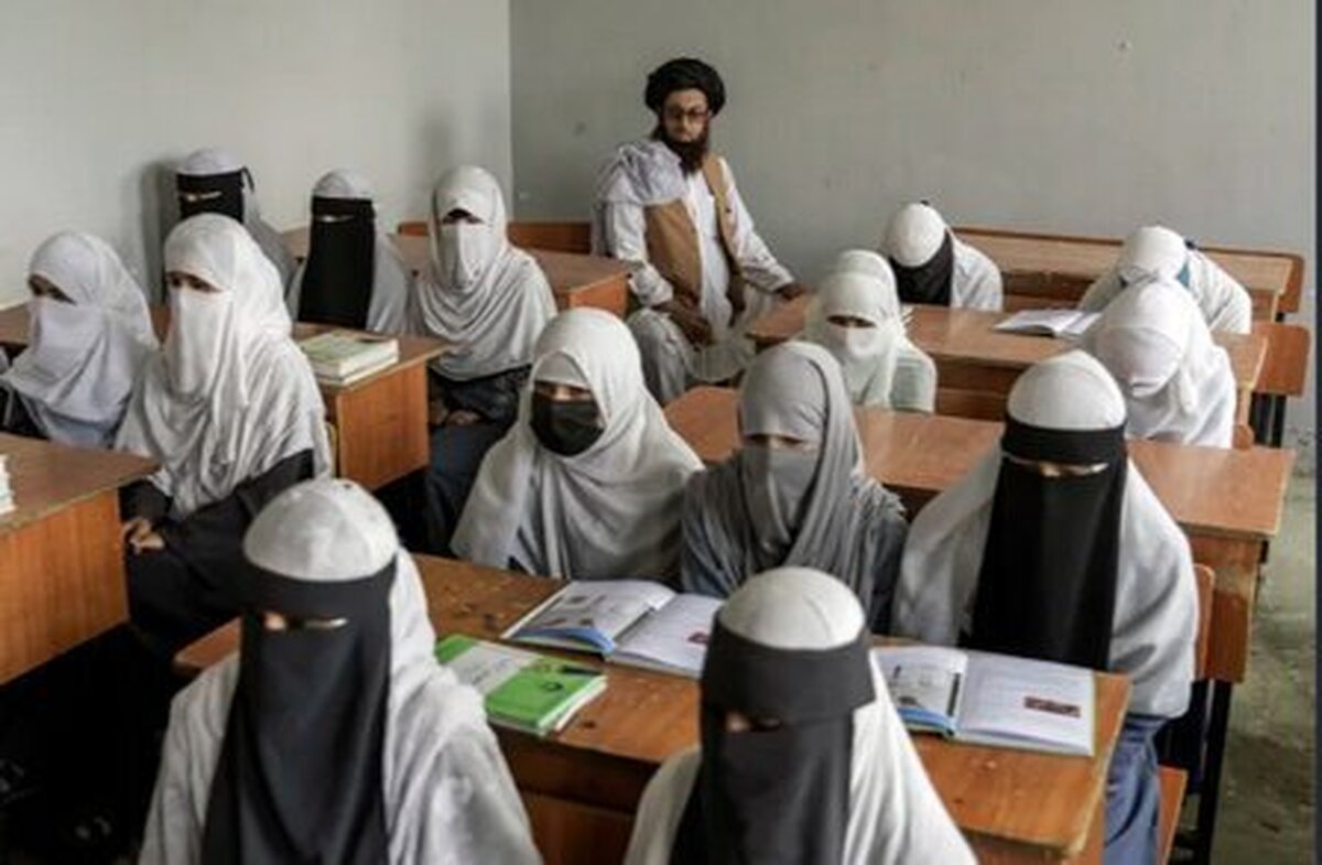 بر اساس اعلام یکی از مقام‌های طالبان و اسنادی از سوی دولت افغانستان، دختران دانش آموز این کشور اجازه یافتند تا در آزمون‌های فارغ التحصیلی که روزهای آتی برگزار می‌شود، شرکت کنند.