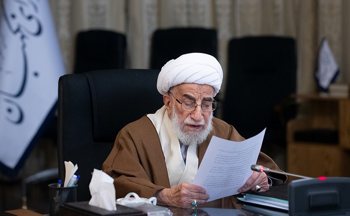 دبیر شورای نگهبان گفت: جامعه دانشجویی با تداوم حضور مومنانه و حفظ روحیات انقلابی آرمان خواهی را در فضای جامعه حاکم کنند.