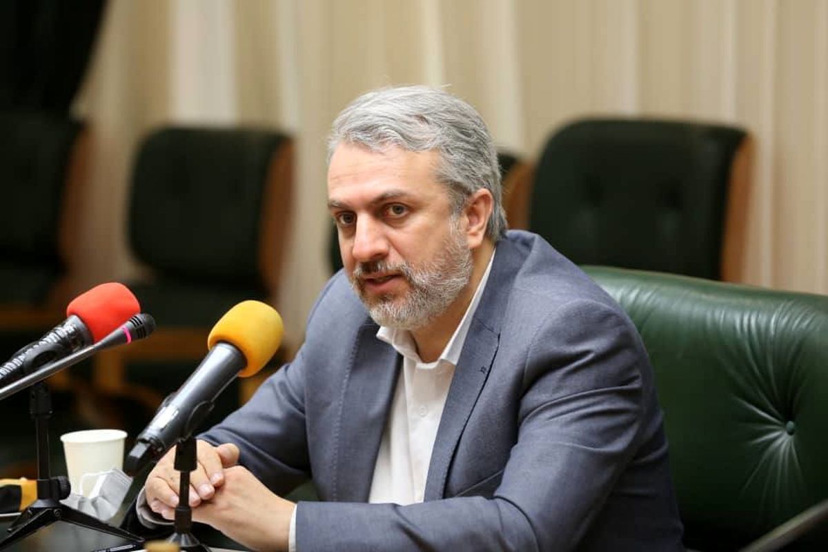 وزیر صنعت، معدن و تجارت از واگذاری یکی از شرکت‌های خودروساز در آینده نزدیک از طریق مزایده خبر داد.