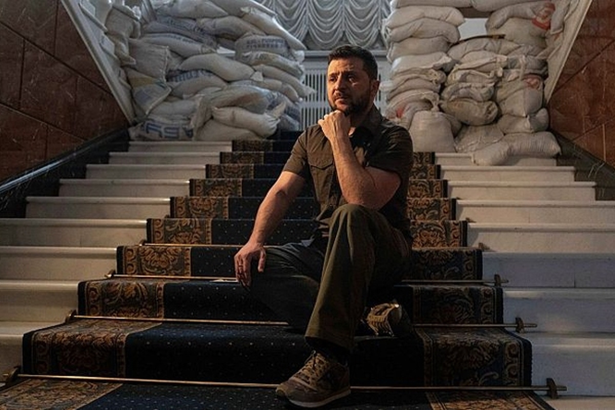 مجله آمریکایی تایم «ولودیمیر زلنسکی» و «روح اوکراین» را به عنوان شخصیت سال ۲۰۲۲ انتخاب کرد.