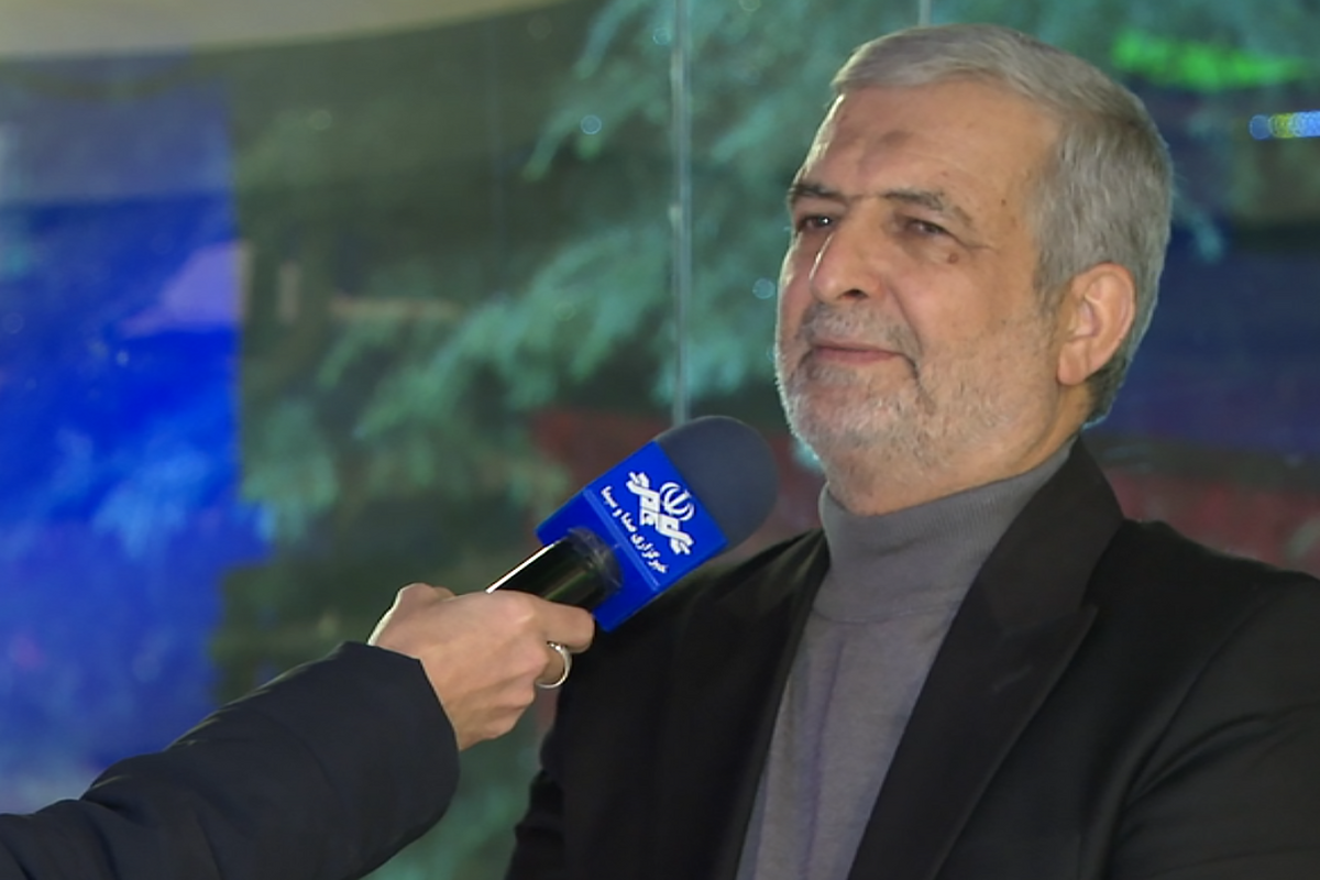 نماینده ویژه رئیس جمهوری اسلامی ایران در امور افغانستان گفت: رفت و آمد اتباع افغانستانی در چارچوب توافق‌های کنسولی در جریان است و اتباع غیر مجاز افغانستان یا مجوز‌های لازم را بگیرند یا بازگردند.