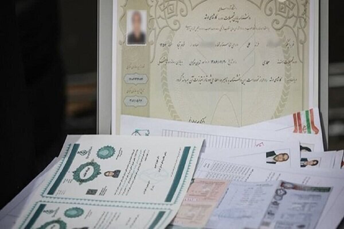 پس از افزایش هزینه آزادسازی مدرک در دانشگاه‌های دولتی گفته می شود دانشگاه آزاد اسلامی هم هزینه ترجمه مدرک را افزایش داده است.