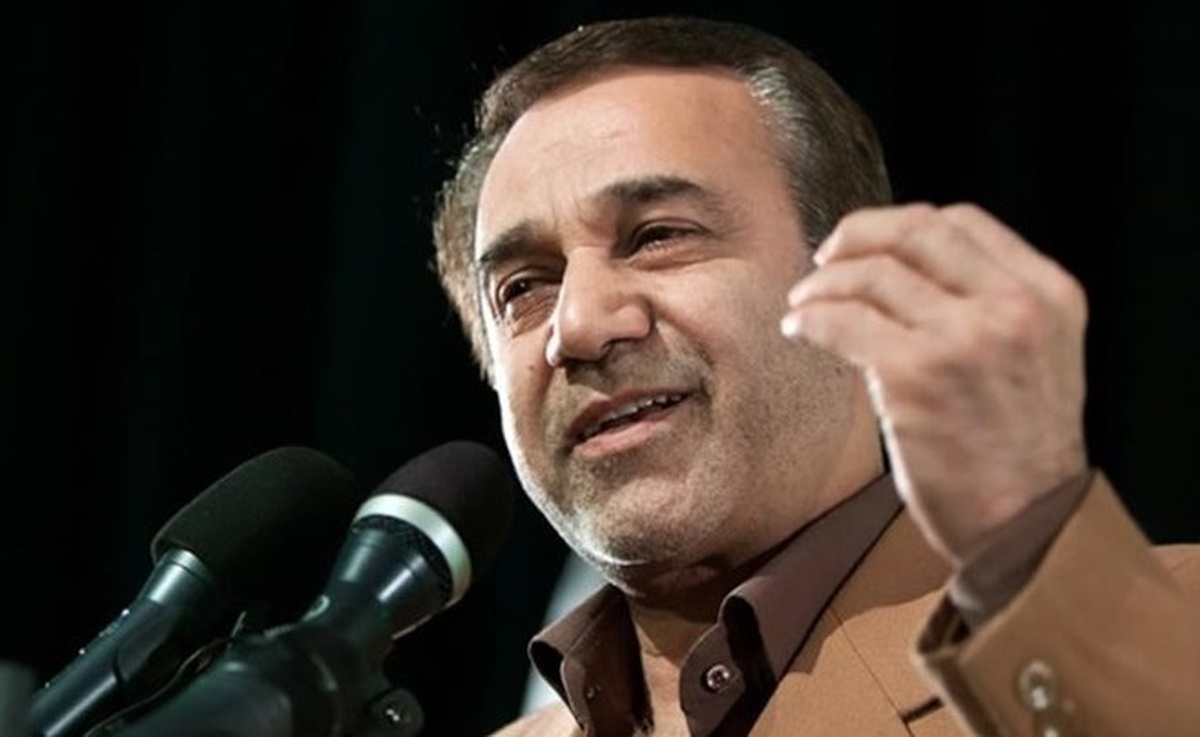 محمد گلریز خواننده موسیقی انقلابی گفت: آقای قره باغی سرود‌های حماسی و انقلابی را با قدرت می‌خوانند.