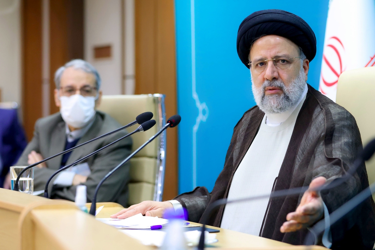 رئیس‌جمهور: برای شنیدن حرف معترض گوش شنوا داریم| انتظار مردم برخورد با اغتشاش و آشوب است