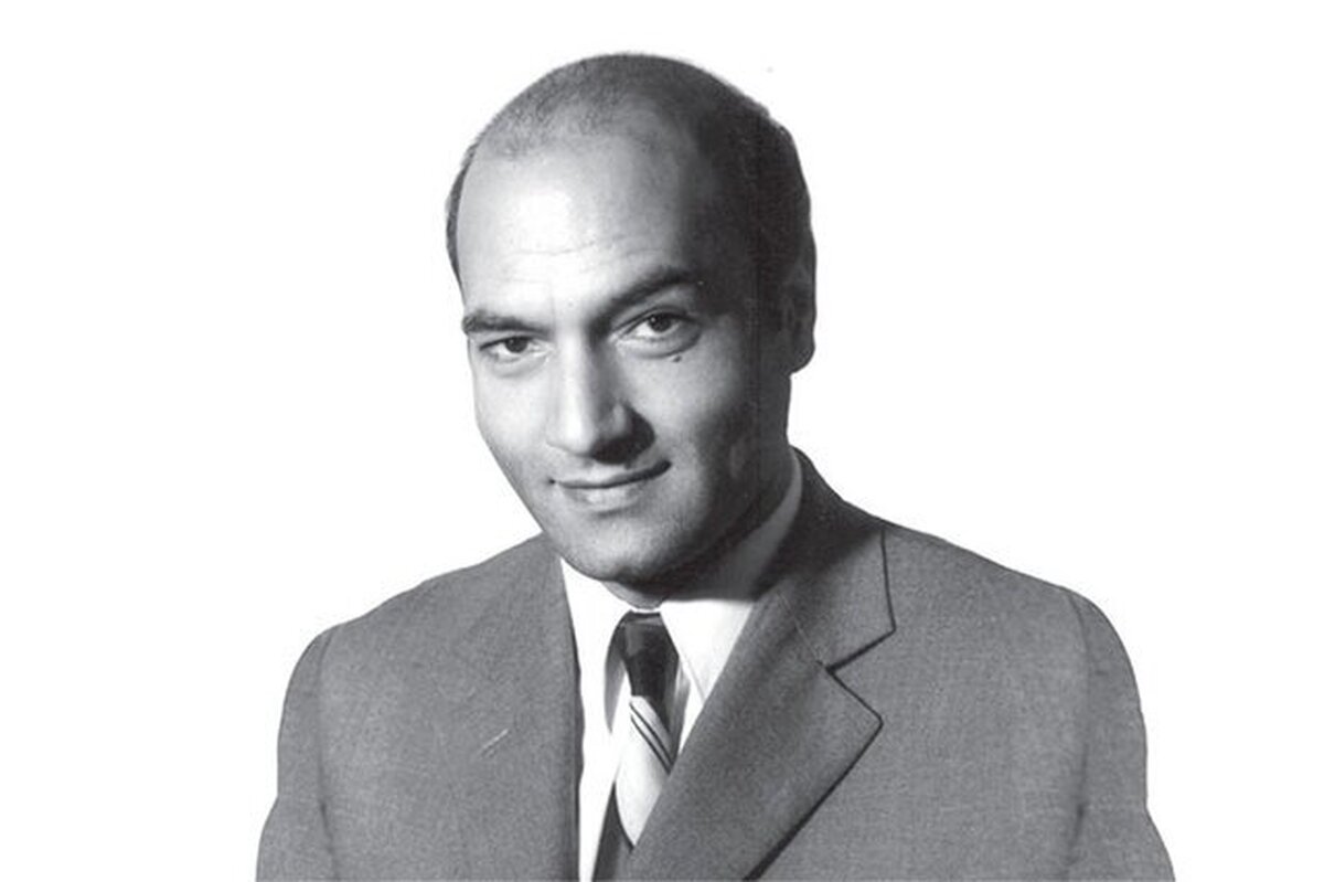 علی شریعتی اهل مزینان سبزوار بود، اما از همان کلاس اول ابتدایی که قرار بود سواد خواندن و نوشتن بیاموزد، تا اردیبهشت سال ۱۳۵۶ که داشت برای همیشه از ایران می‌رفت، خانه امن او مشهد بود.