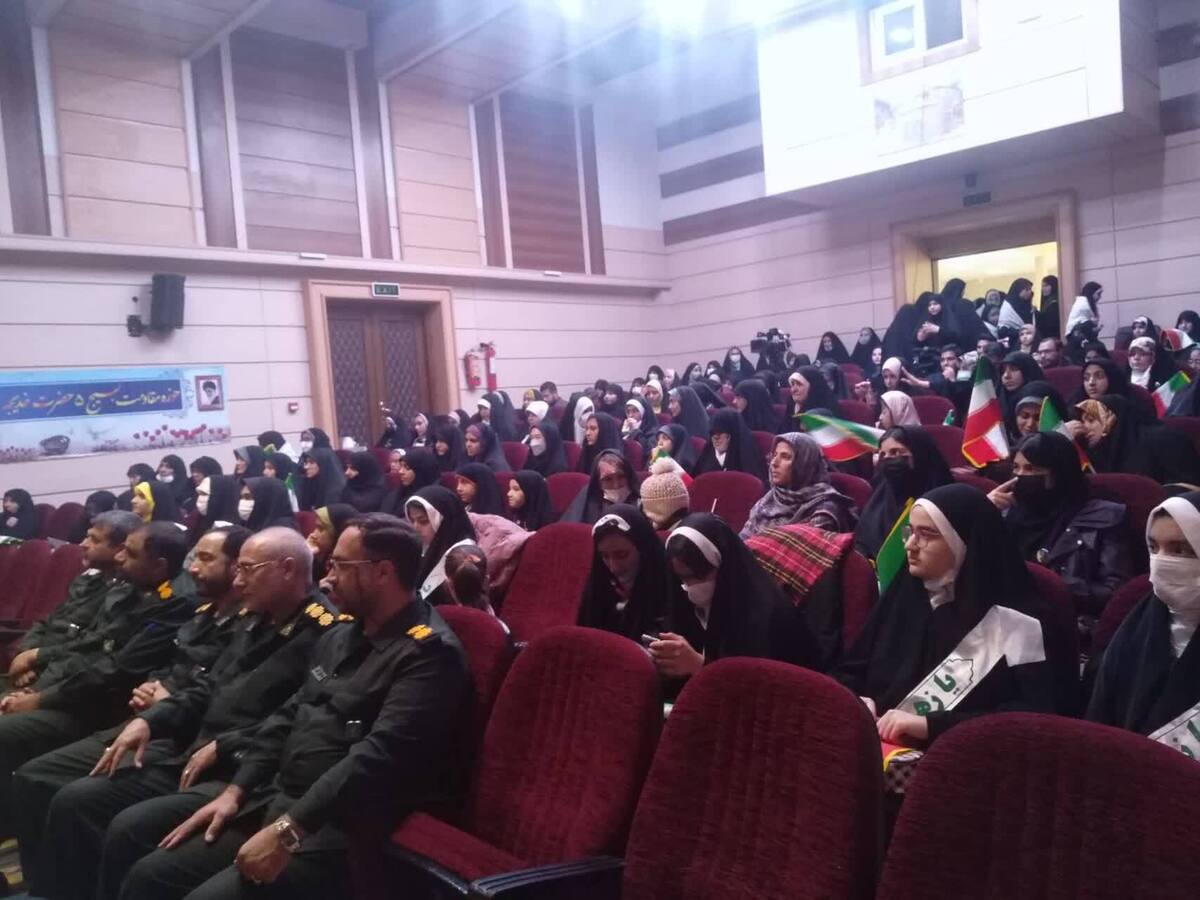همایشی با عنوان دختران حاج قاسم با حضور دختران نوجوان در رده سنی ۱۵ الی ۲۰ سال در مشهد با هدف گرامیداشت هفته بسیج و تجلیل از خانواده شهدای امنیت در محل فرهنگسرای ترافیک برگزارشد.
