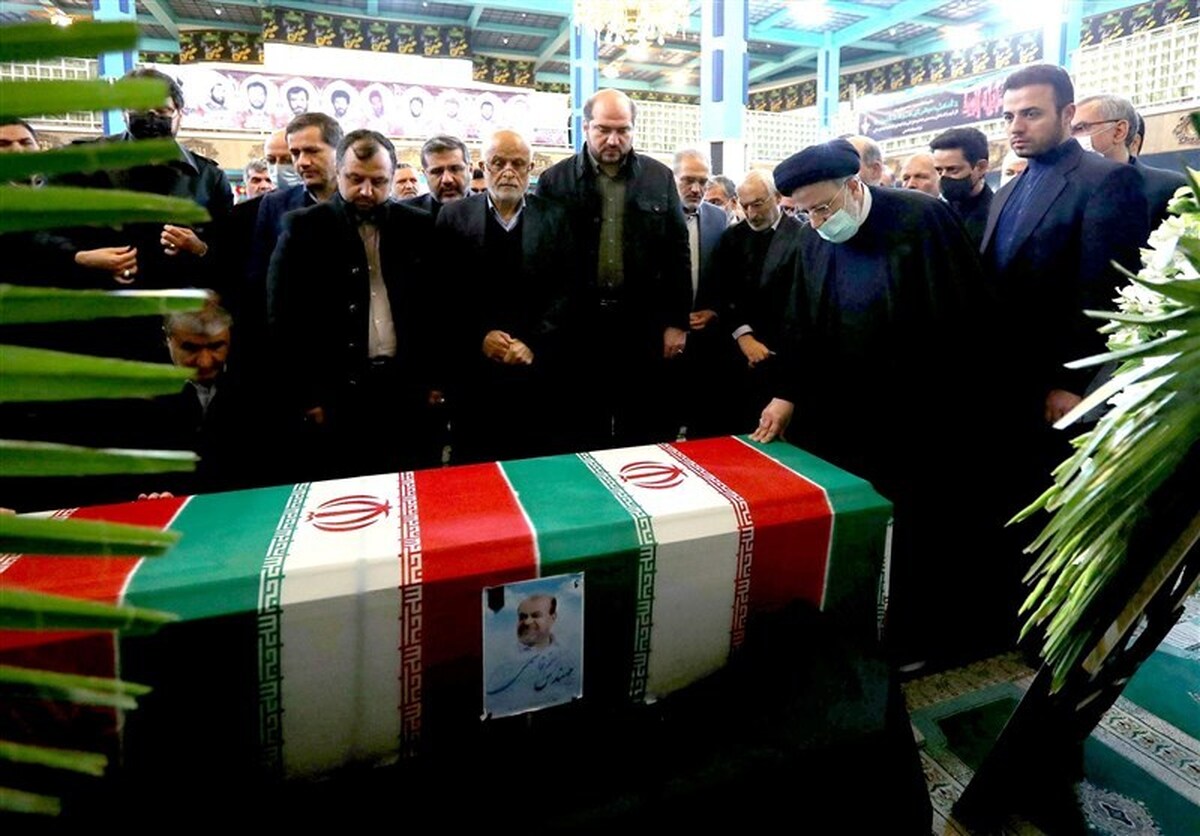 مراسم تشییع و وداع با پیکر رستم قاسمی، وزیر سابق راه و شهرسازی با حضور رئیس جمهور، تعدادی از اعضای کابینه و جمعی از مدیران و کارکنان نهاد ریاست جمهوری برگزار شد.