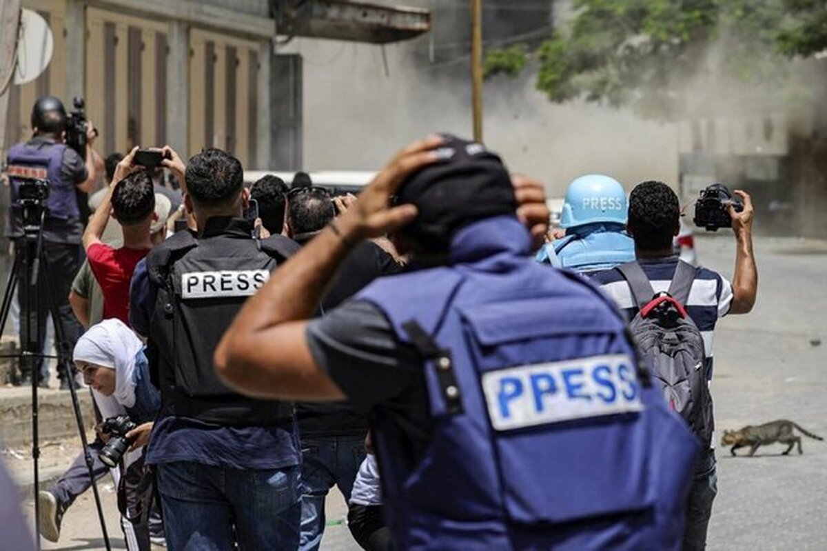 فدراسیون بین‌المللی خبرنگاران در آستانه پایان سال ۲۰۲۲، گزارشی از آمار قتل و بازداشت خبرنگاران در جهان منتشر کرد. بر اساس این آمار، از ژانویه تا دسامبر ۲۰۲۲، ۶۷ خبرنگار در سراسر جهان کشته شده‌اند و ۳۵۷ تن دیگر در کشورهای مختلف زندانی‌اند.