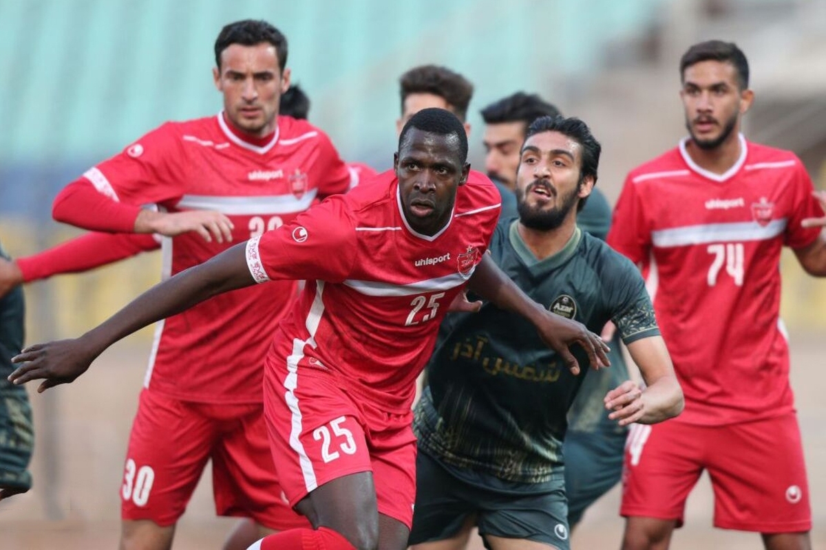 مهاجم پرسپولیس به مصدومیت نزدیک شد.