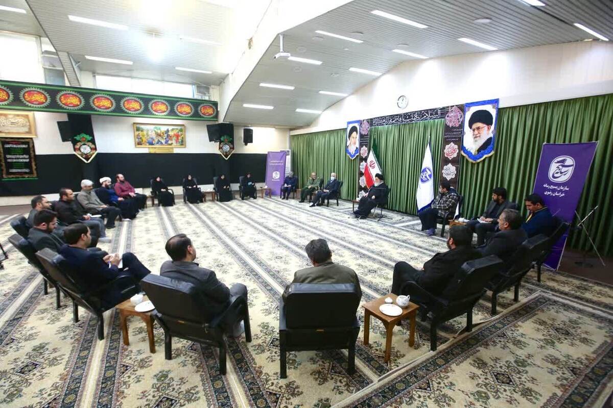 امام‌جمعه مشهد‌مقدس به چرایی توجه جریان قدرت و ثروت به مشهد اشاره کرد و گفت: اربابان قدرت و ثروت به دنبال این هستند که مشهد را کانون سرمایه‌‍گذاری‌های خود کنند و به این ترتیب، زمینه انواع فسق و فجور در مشهدالرضا (ع) به نحوی فراهم شود که هویت رضوی تنها محدود به گنبد و بارگاه و حرم مطهر بماند.