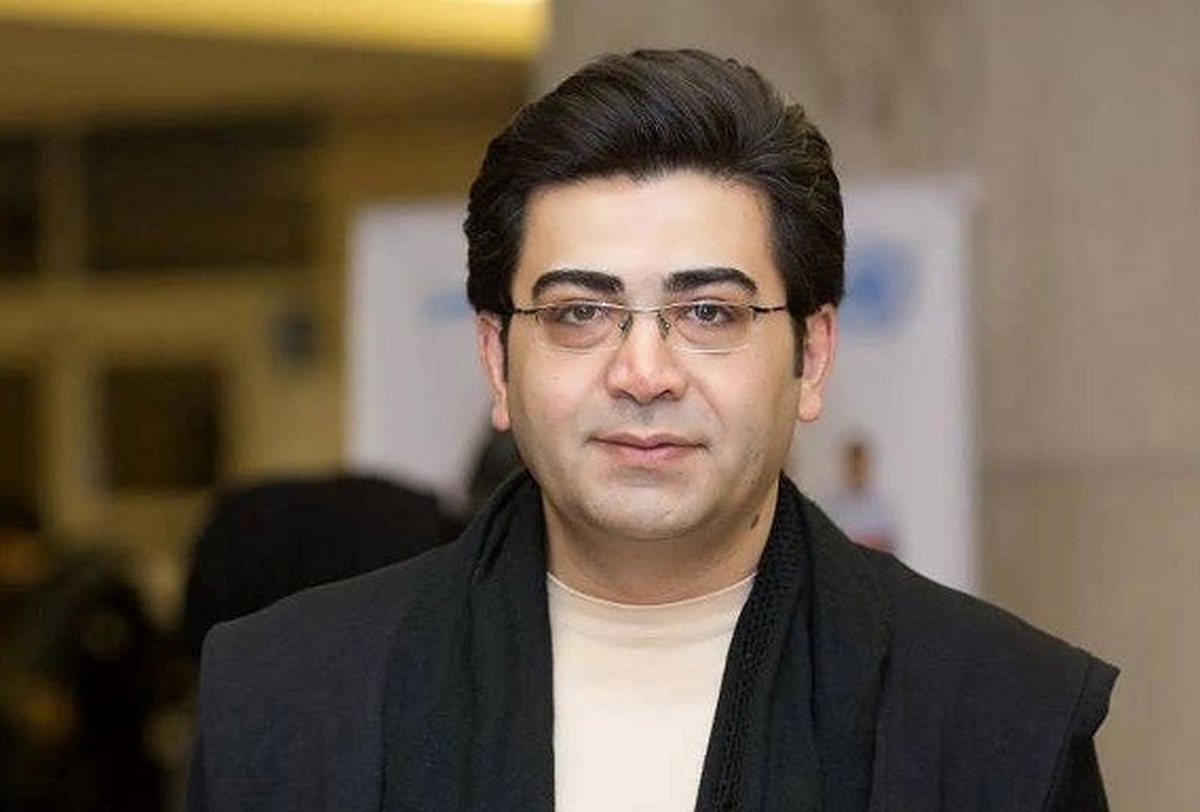 فرزاد حسنی مجری شب یلدای رادیو جوان شد.