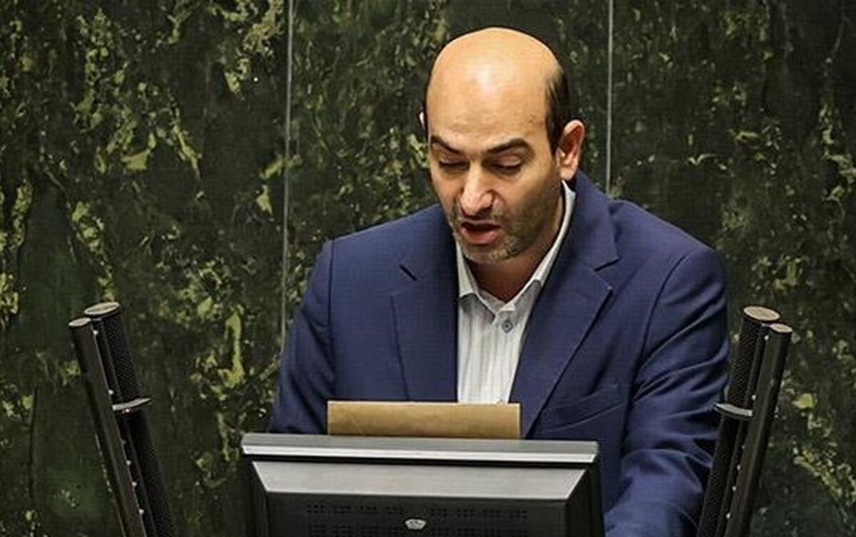 نماینده مردم نجف‌آباد ضمن تشریح سوال خود از وزیر دادگستری عنوان کرد: انتظار داریم قوه قضائیه در خصوص دوتابعیتی بودن آقای روحانی که مجلس قبل پرونده آن را حدود ۴ سال قبل به قوه قضائیه ارسال کرده، پاسخ دهد.