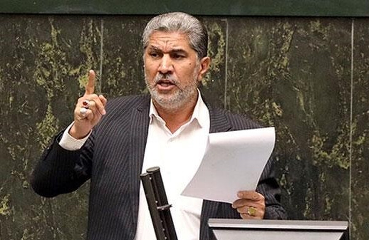 عضو کمیسیون انرژی مجلس تاکید کرد: آقای رئیسی، وزیر اقتصاد، رئیس کل بانک مرکزی، خبر دارید نرخ دلار به ۳۸ هزار تومان رسیده است؟