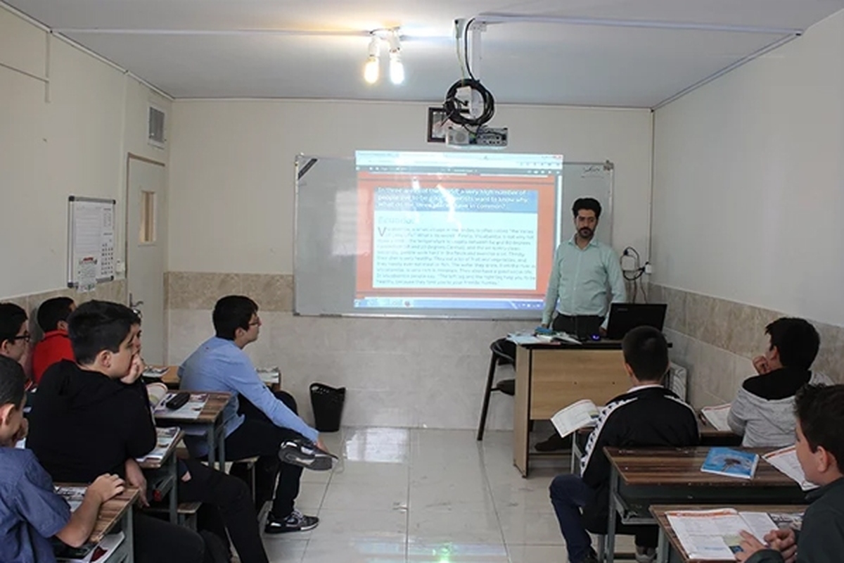 مدیر روابط عمومی روابط عمومی آموزش و پرورش خراسان رضوی درباره تعطیلی مدارس مشهد به دلیل آلودگی هوا، توضیحاتی ارائه داد.