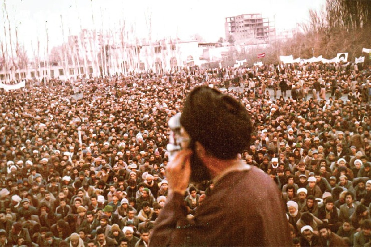 روایت ۲۳ آذرو حمله به بیمارستان امام‌رضا (ع) مشهد در سال ۱۳۵۷ که آغازگر یک اتفاق بزرگ در دوران مبارزات انقلابی مردم ایران بود.