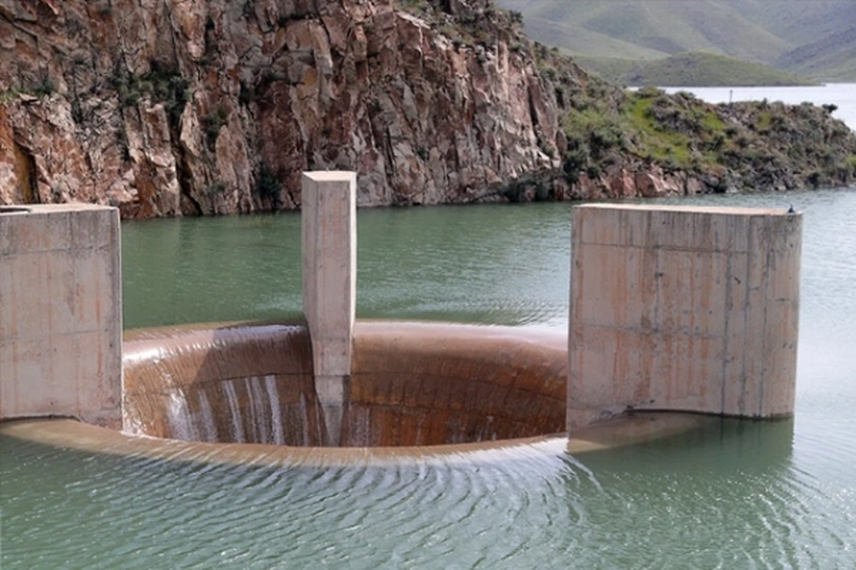مدیر دفتر بهره‌برداری از آب‌های شرب شهرستان مشهد گفت: به دنبال بارش‌های اخیر در مشهد حدود ۲.۲ میلیون متر مکعب به ذخایر آبی سدهای مشهد اضافه شده است.