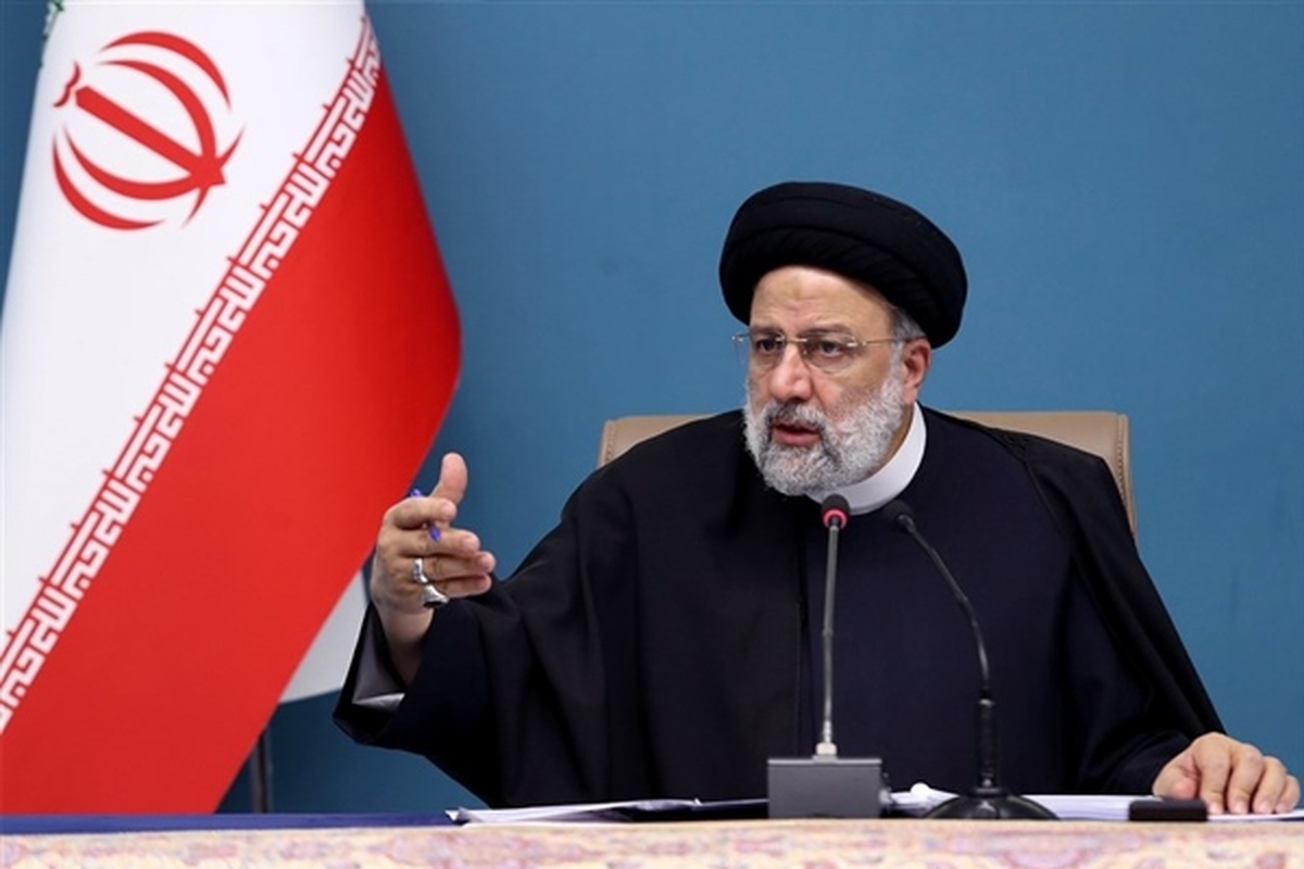 رئیس جمهور تاکید کرد: محیط‌زیست سرمایه بزرگ ملی و مولد ثروت و عامل اشتغال‌زایی است و توسعه زمانی پایدار و سالم است که با رعایت مباحث زیست محیطی توأم باشد.