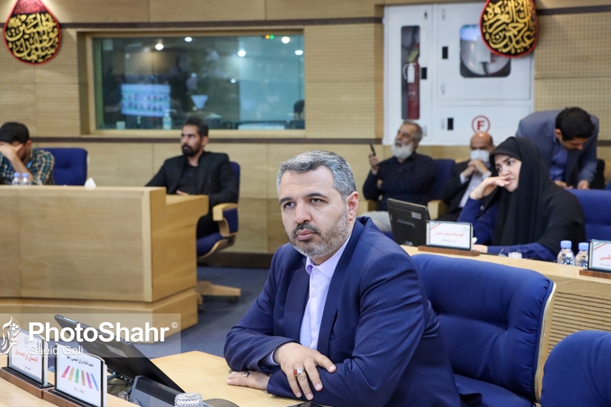 رئیس کمیسیون عمران، حمل‌ونقل و ترافیک شورای اسلامی شهر مشهد گفت: اقشار مختلفی در حمل‌و‌نقل نقش دارند و زمانی برنامه‌ریزی و سیاست‌گذاری‌ها موفق است که نگاه کامل و جامع به حوزه حمل‌ونقل داشته باشیم.