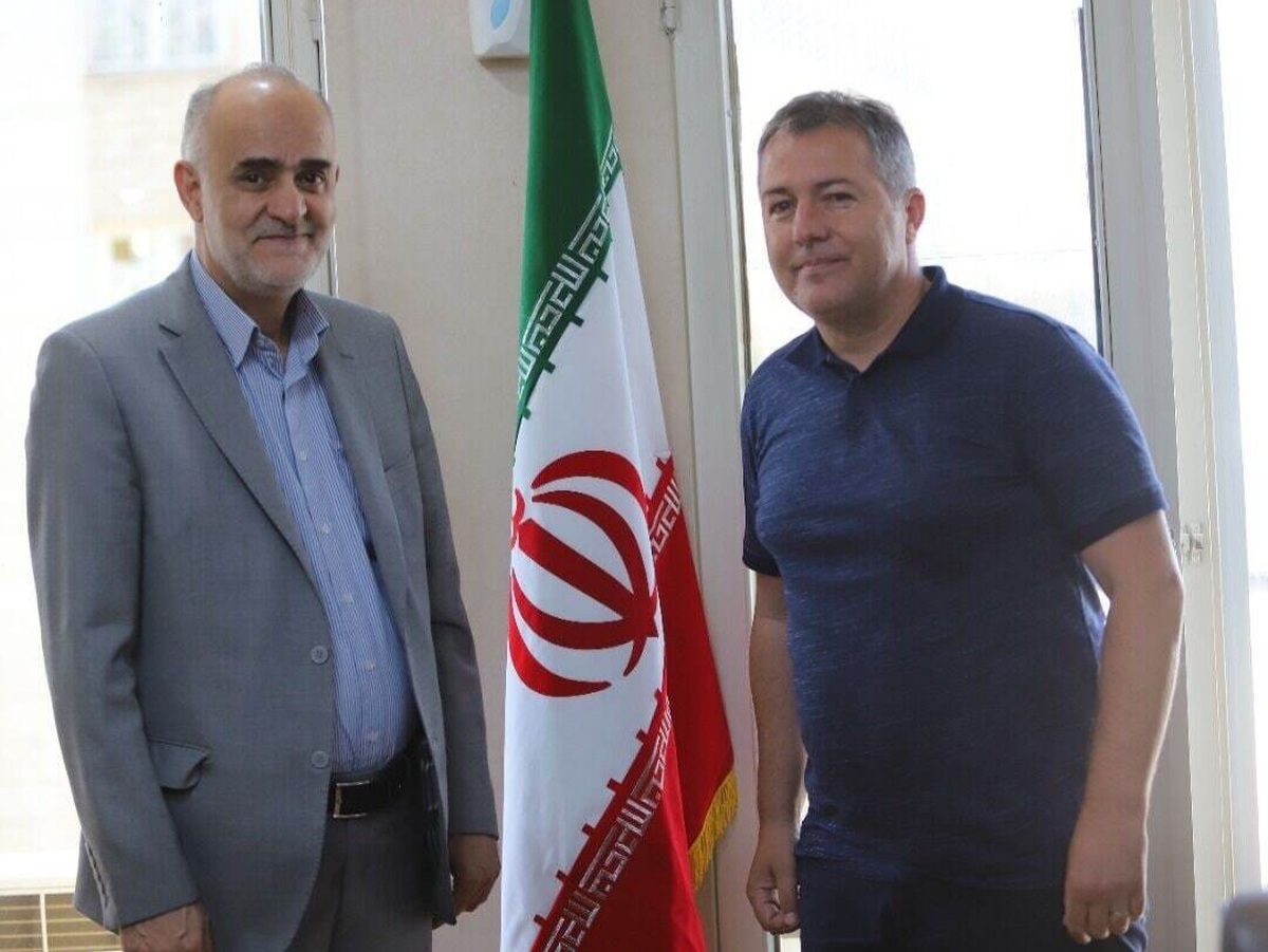سرمربی سابق تیم ملی شمشیر را برای نبی از رو بست.