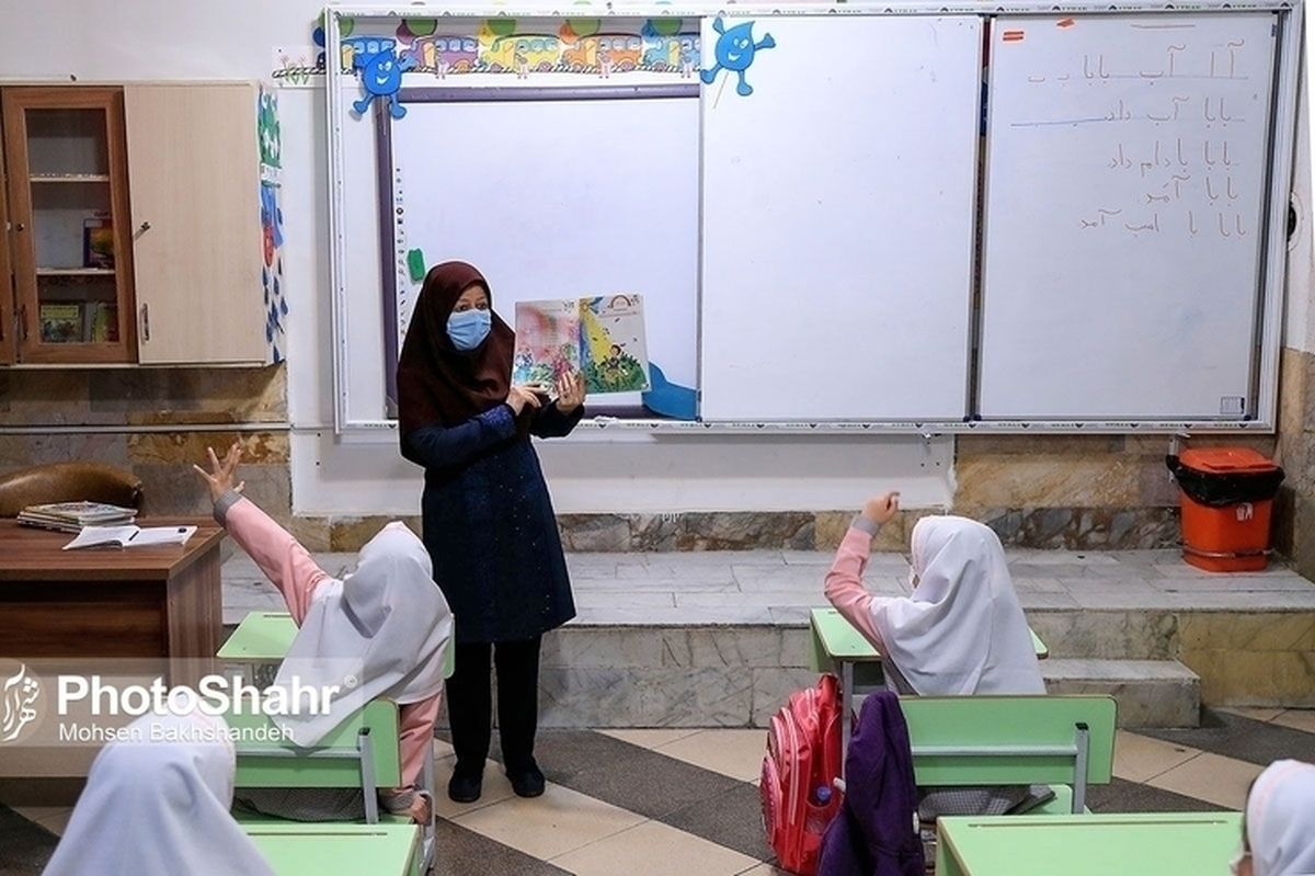 رئیس کمیسیون آموزش و تحقیقات مجلس شورای اسلامی با اعلام این خبر که تمامی ۸۰۷ هزار نومعلم در سراسر کشور شامل قانون رتبه‌بندی خواهند شد، گفت: سازمان برنامه و بودجه اعتبارات مورد نیاز برای اجرای رتبه‌بندی که ۳۸ هزار میلیارد تومان برای سال جاری بوده را تامین کرده است.