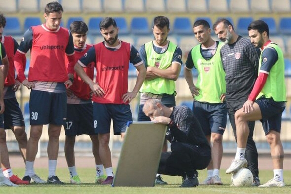 سرمربی پرسپولیس تصمیمش را برای برگزاری اردوی دو روزه قبل از دربی تغییر داد.