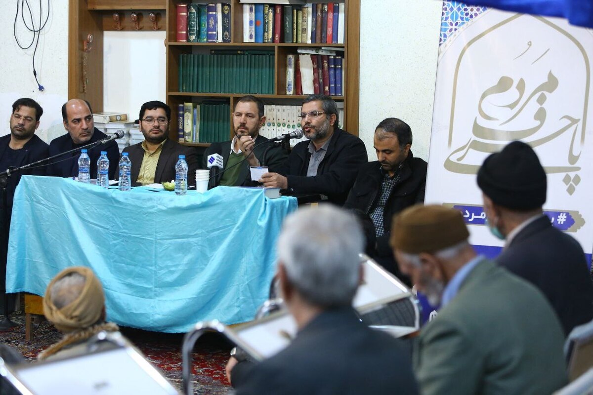 معاون شهردار و رئیس سازمان اجتماعی و فرهنگی شهرداری مشهد گفت: این سازمان باشگاه‌های اجتماعی ۱۰ گانه را برای سنین و گروه‌های مختلف درنظر گرفته که محوریت و مبنای اصلی و عمده این باشگاه‌ها، مسجدمحوری است؛ تاکنون تعدادی از این باشگاه‌ها فعالیت خود را آغاز کرده و تا پایان سال شاهد فعال شدن همه آن‌ها خواهیم بود.