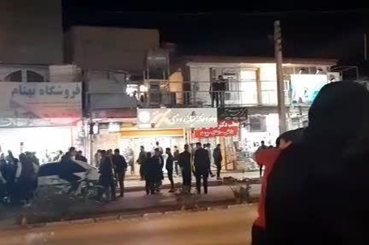 دادستان مرکز استان خوزستان درمورد عملیات دستگیری برخی عوامل حمله تروریستی ایذه توضیحاتی ارائه کرد.